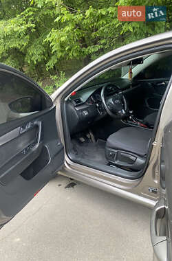 Седан Volkswagen Passat 2010 в 