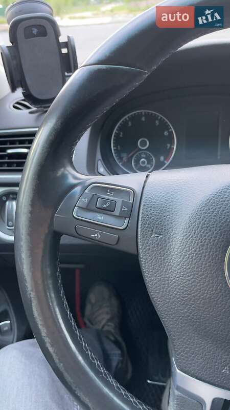 Седан Volkswagen Passat 2011 в Киеве