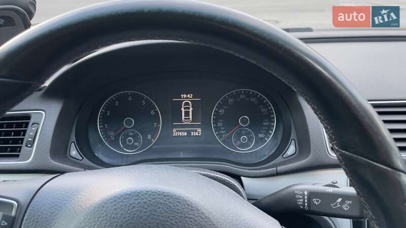 Седан Volkswagen Passat 2011 в Киеве