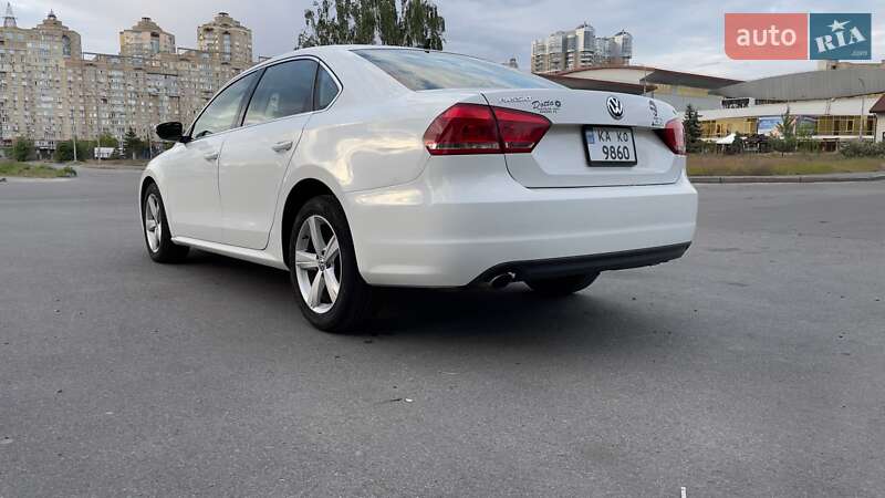 Седан Volkswagen Passat 2011 в Киеве