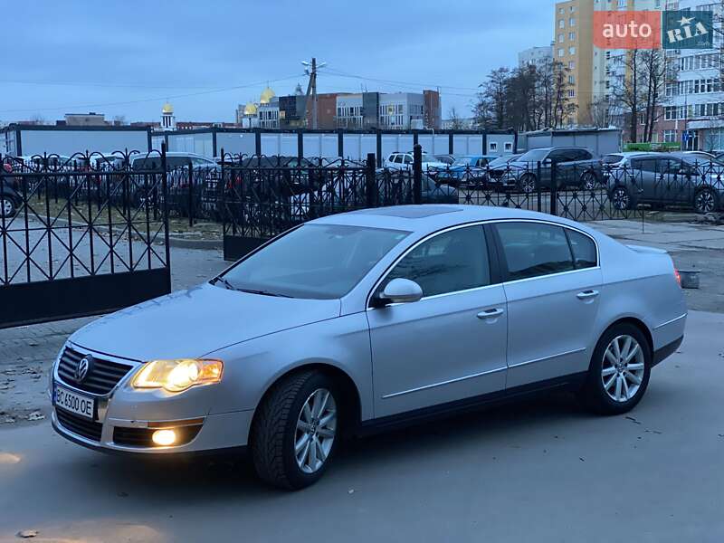Седан Volkswagen Passat 2010 в Львове