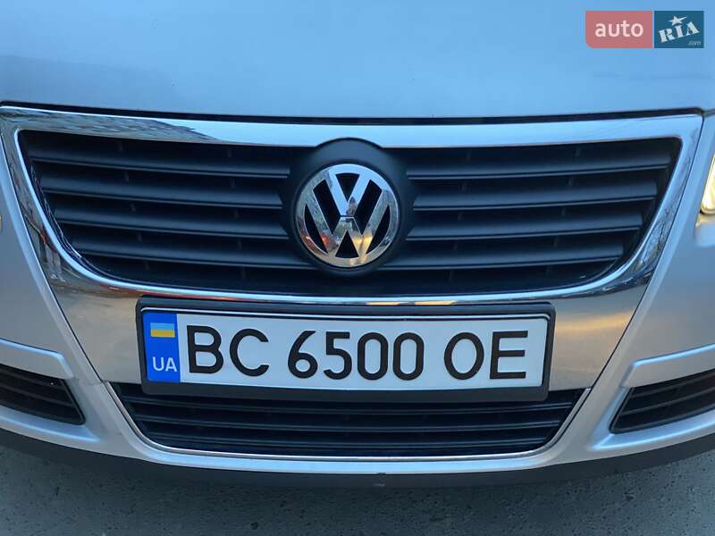 Седан Volkswagen Passat 2010 в Львове