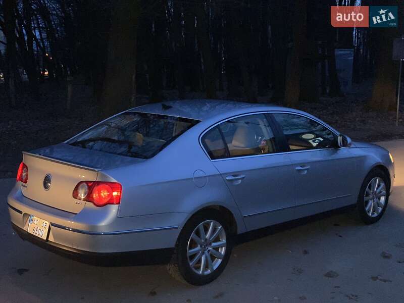 Седан Volkswagen Passat 2010 в Львове