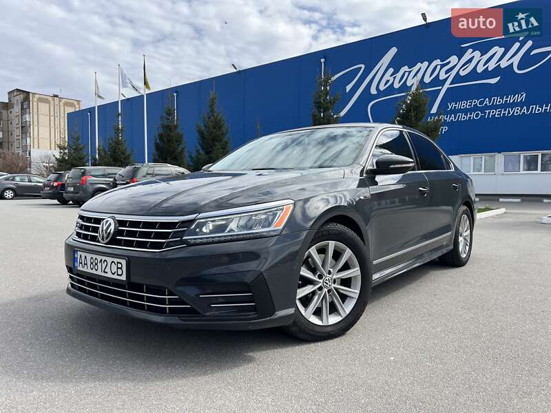 Седан Volkswagen Passat 2017 в 