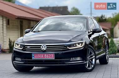 Седан Volkswagen Passat 2015 в 