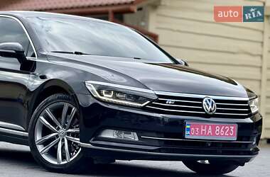 Седан Volkswagen Passat 2015 в 