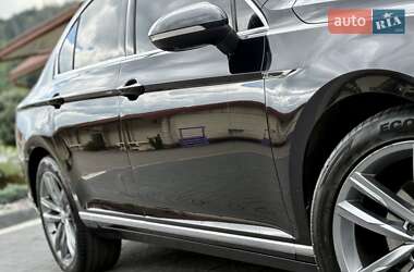 Седан Volkswagen Passat 2015 в 