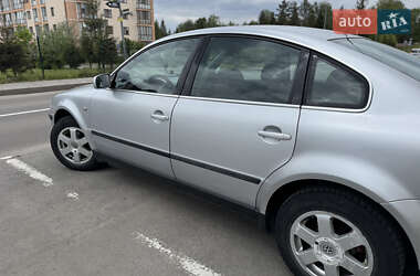 Седан Volkswagen Passat 2001 в 