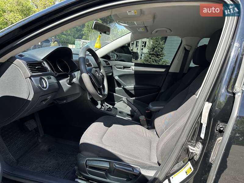 Седан Volkswagen Passat 2016 в Києві