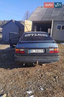 Седан Volkswagen Passat 1988 в 
