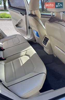 Седан Volkswagen Passat 2016 в 