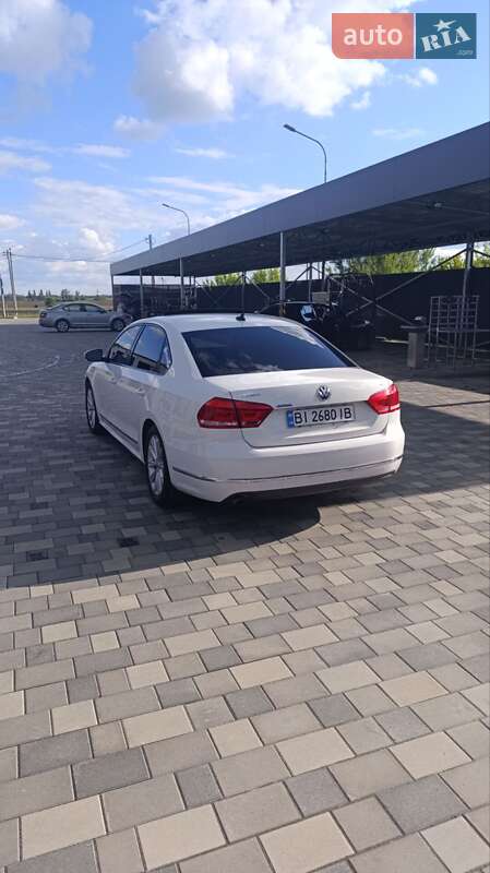 Седан Volkswagen Passat 2012 в Полтаві