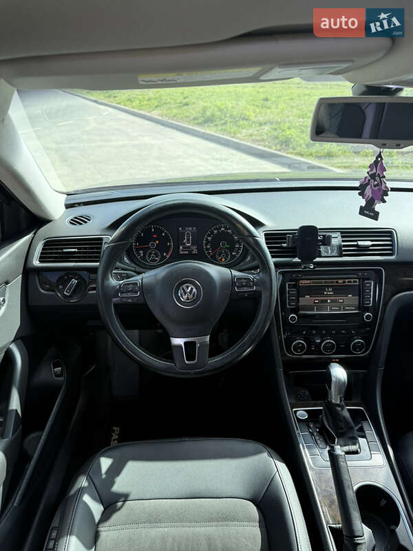 Седан Volkswagen Passat 2014 в Рівному