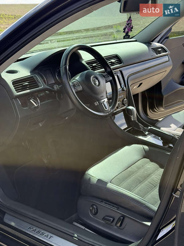 Седан Volkswagen Passat 2014 в Рівному