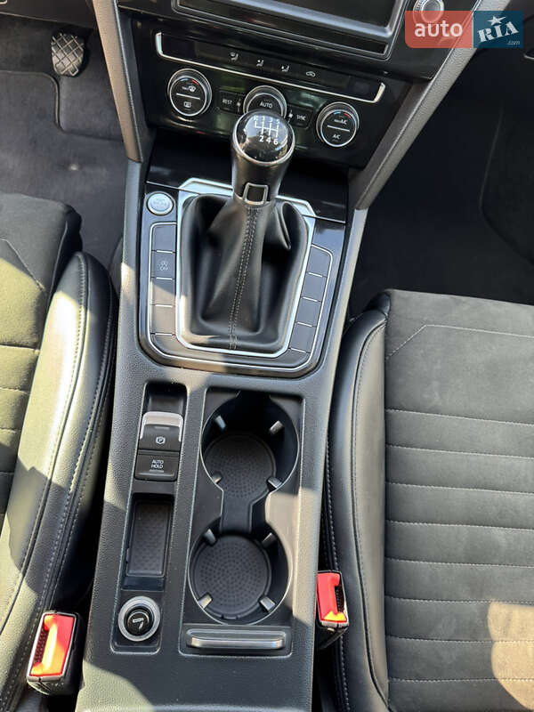 Универсал Volkswagen Passat 2015 в Немирове фото 21 Универсал Volkswagen Passat 2015 в Немирове