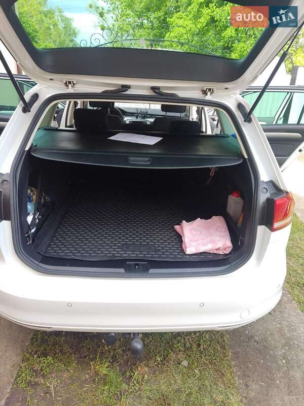 Универсал Volkswagen Passat 2015 в Киеве