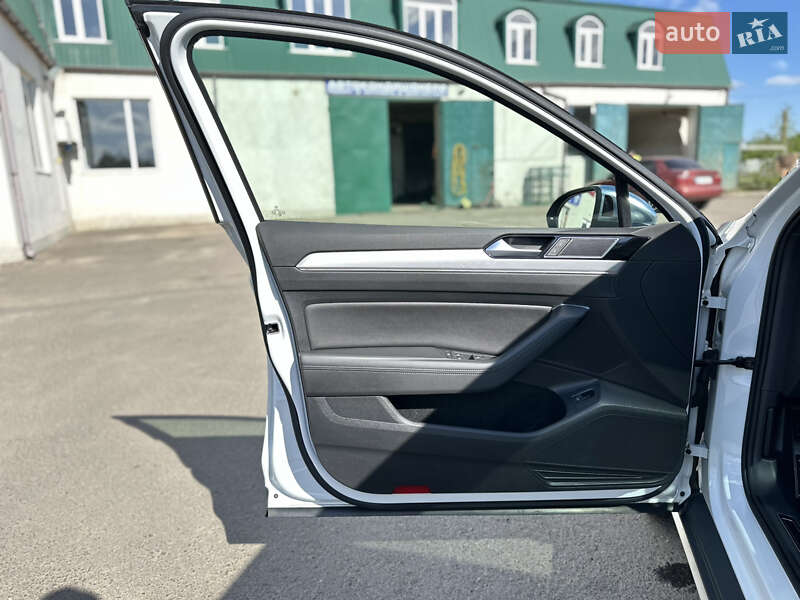 Универсал Volkswagen Passat 2016 в Беляевке