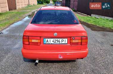 Седан Volkswagen Passat 1994 в 