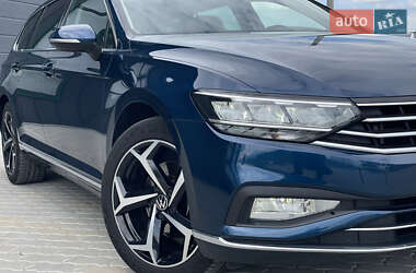 Універсал Volkswagen Passat 2021 в 
