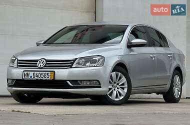 Седан Volkswagen Passat 2012 в Сарнах