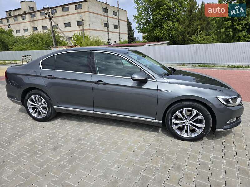 Седан Volkswagen Passat 2016 в Ковелі