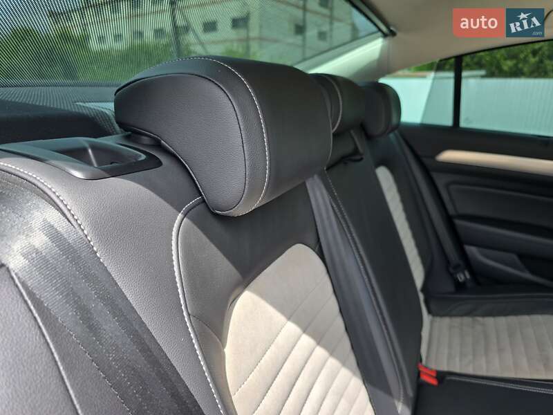 Седан Volkswagen Passat 2016 в Ковелі