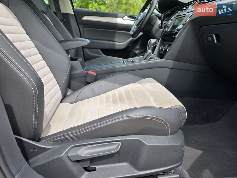 Седан Volkswagen Passat 2016 в Ковелі