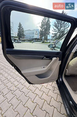 Универсал Volkswagen Passat 2012 в 