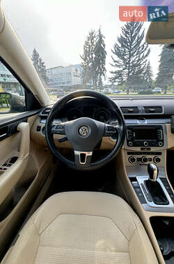 Универсал Volkswagen Passat 2012 в 