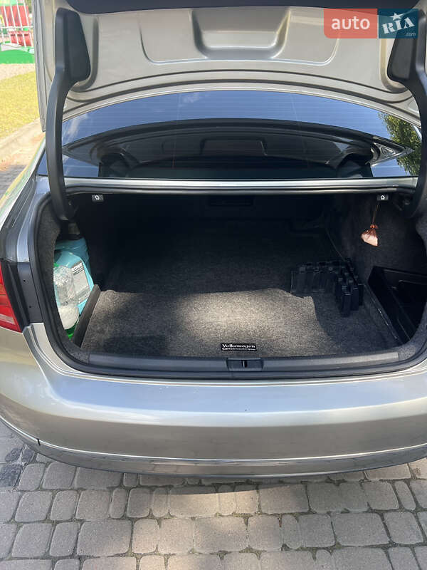 Седан Volkswagen Passat 2013 в Києві