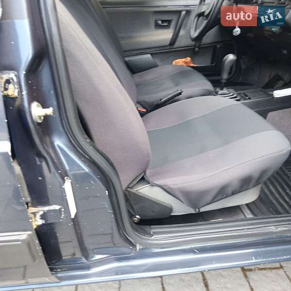 Хетчбек Volkswagen Passat 1987 в Чернівцях фото 29 Хетчбек Volkswagen Passat 1987 в Чернівцях