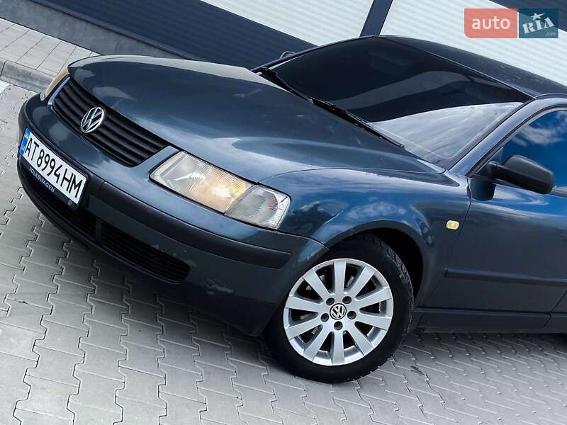 Седан Volkswagen Passat 1998 в Калуші
