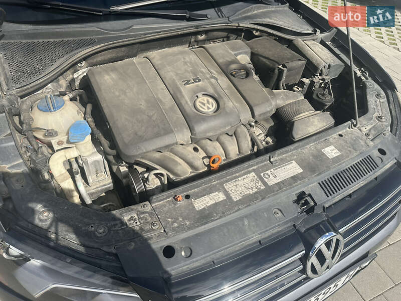 Седан Volkswagen Passat 2011 в Хмельницькому