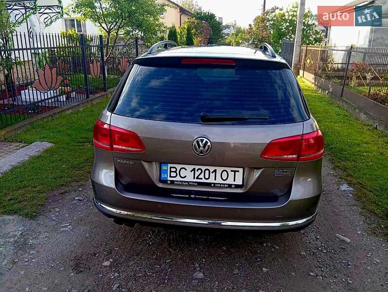 Універсал Volkswagen Passat 2011 в Львові
