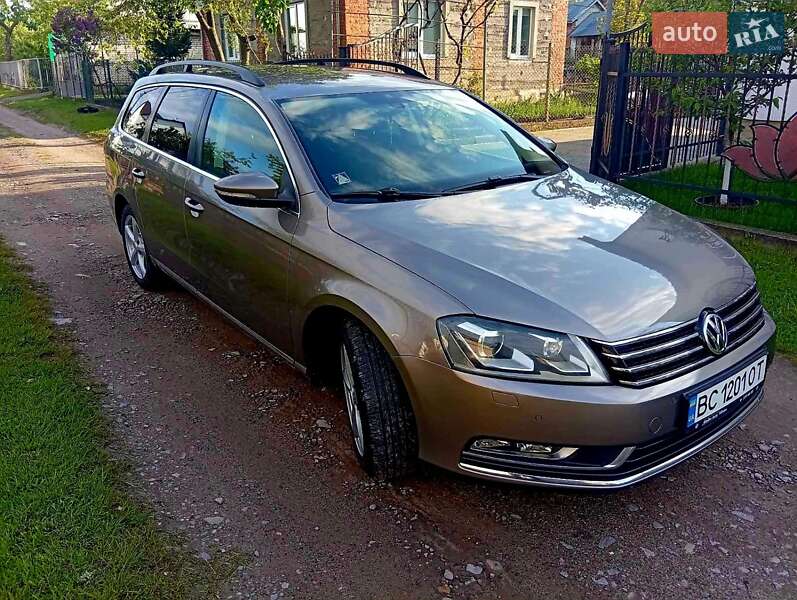 Універсал Volkswagen Passat 2011 в Львові