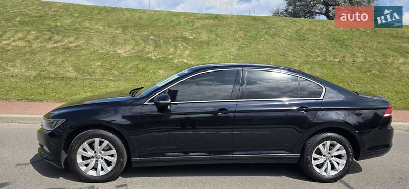 Седан Volkswagen Passat 2019 в Києві