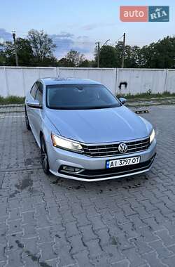 Седан Volkswagen Passat 2017 в Києві