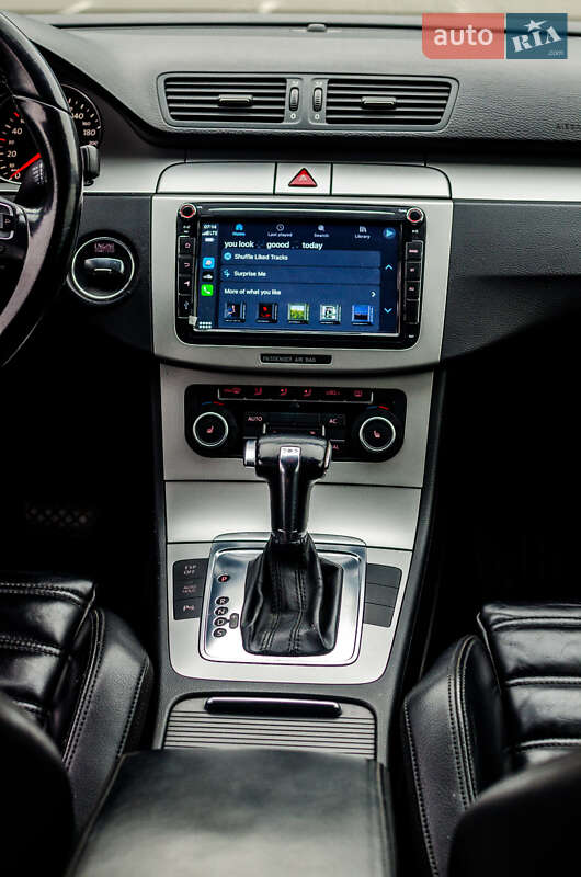 Універсал Volkswagen Passat 2010 в Івано-Франківську