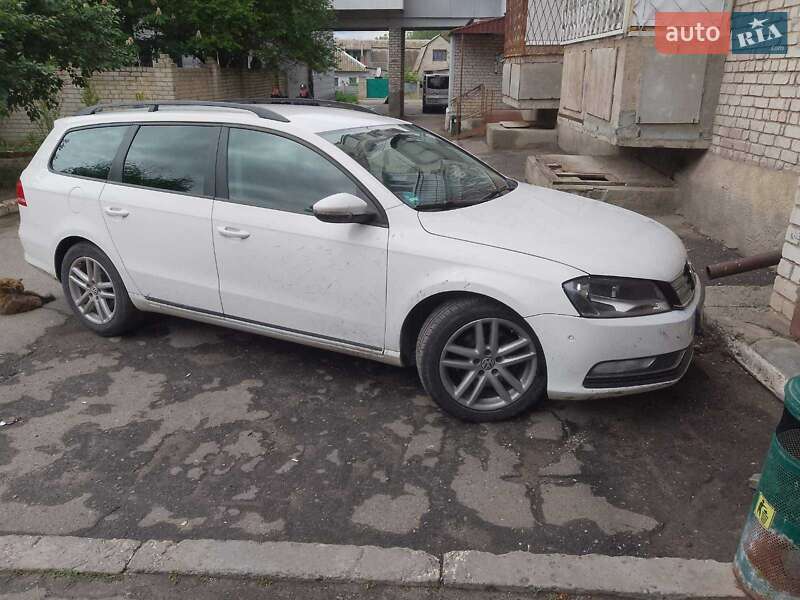 Універсал Volkswagen Passat 2011 в 