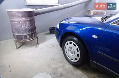 Седан Volkswagen Passat 2001 в 