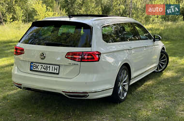 Универсал Volkswagen Passat 2015 в 