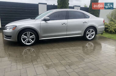 Седан Volkswagen Passat 2014 в Луцке