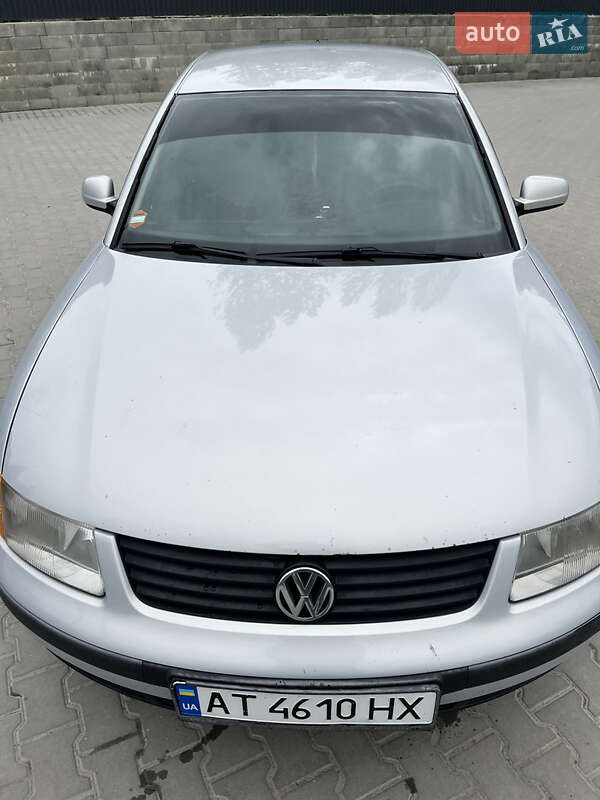 Седан Volkswagen Passat 1997 в Галичі