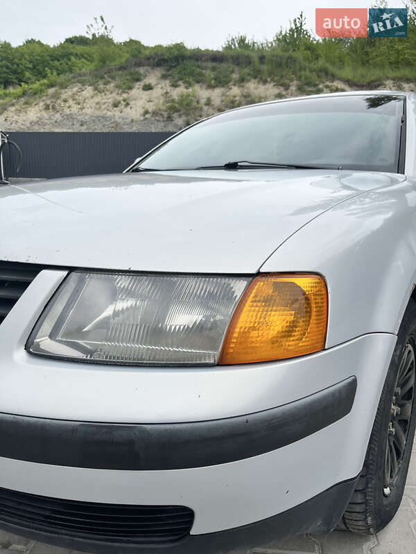 Седан Volkswagen Passat 1997 в Галичі
