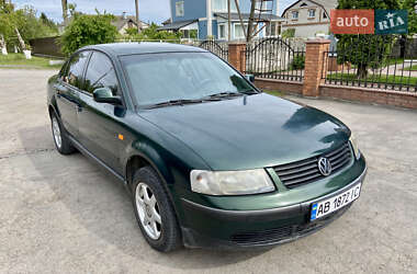 Седан Volkswagen Passat 1997 в Хмільнику