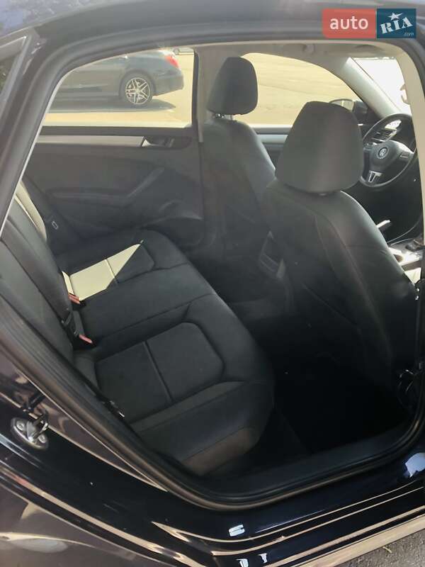 Седан Volkswagen Passat 2013 в Одессе