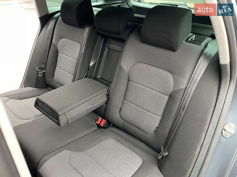 Универсал Volkswagen Passat 2013 в Киеве