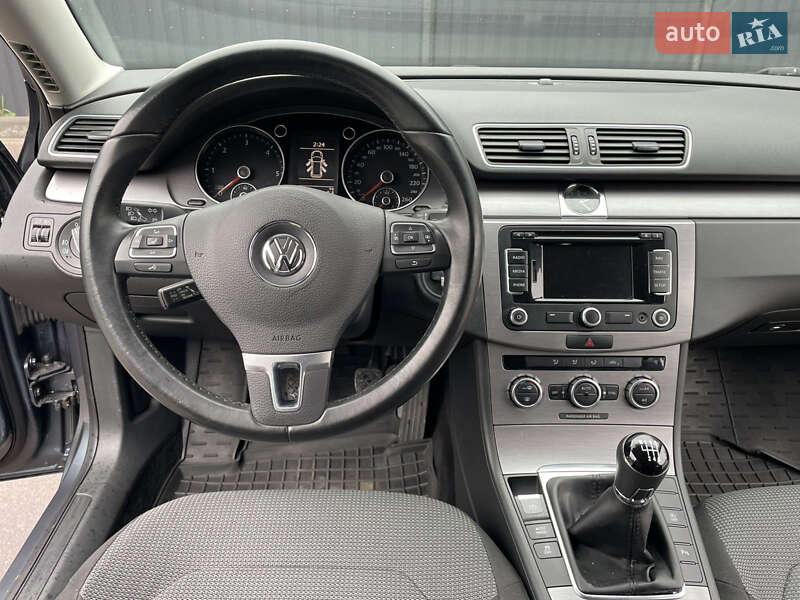 Универсал Volkswagen Passat 2013 в Киеве