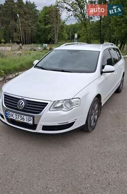 Універсал Volkswagen Passat 2010 в 