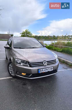 Универсал Volkswagen Passat 2011 в Кропивницком